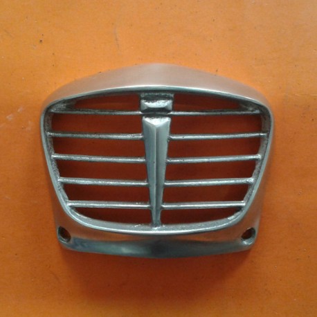 REJILLA DEL FRONTAL S3