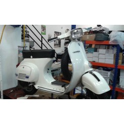 VESPA PRIMAVERA 125 BLANCA